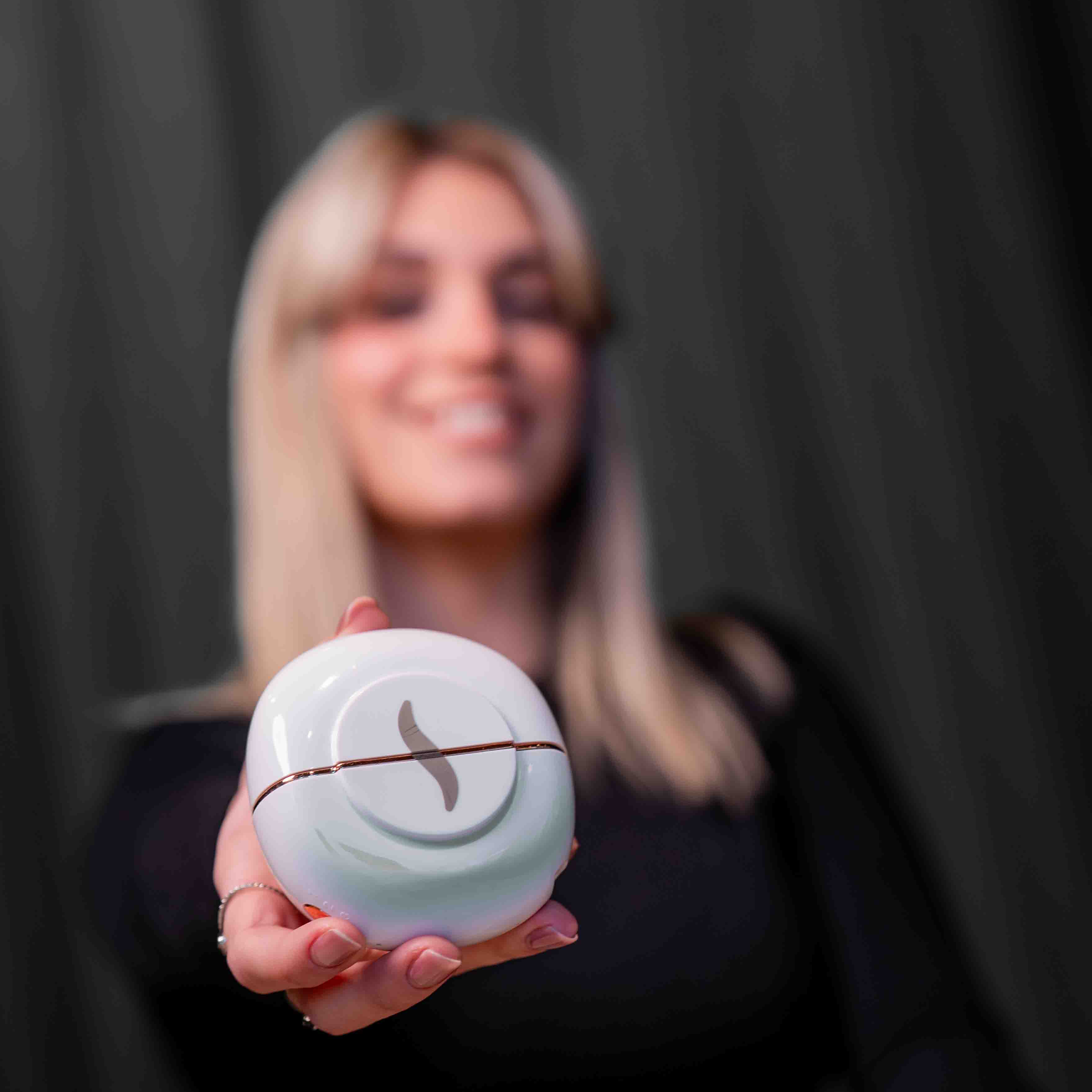 HairSnapper Brush | Ritocchi hi-tech da borsa per un look sempre curato