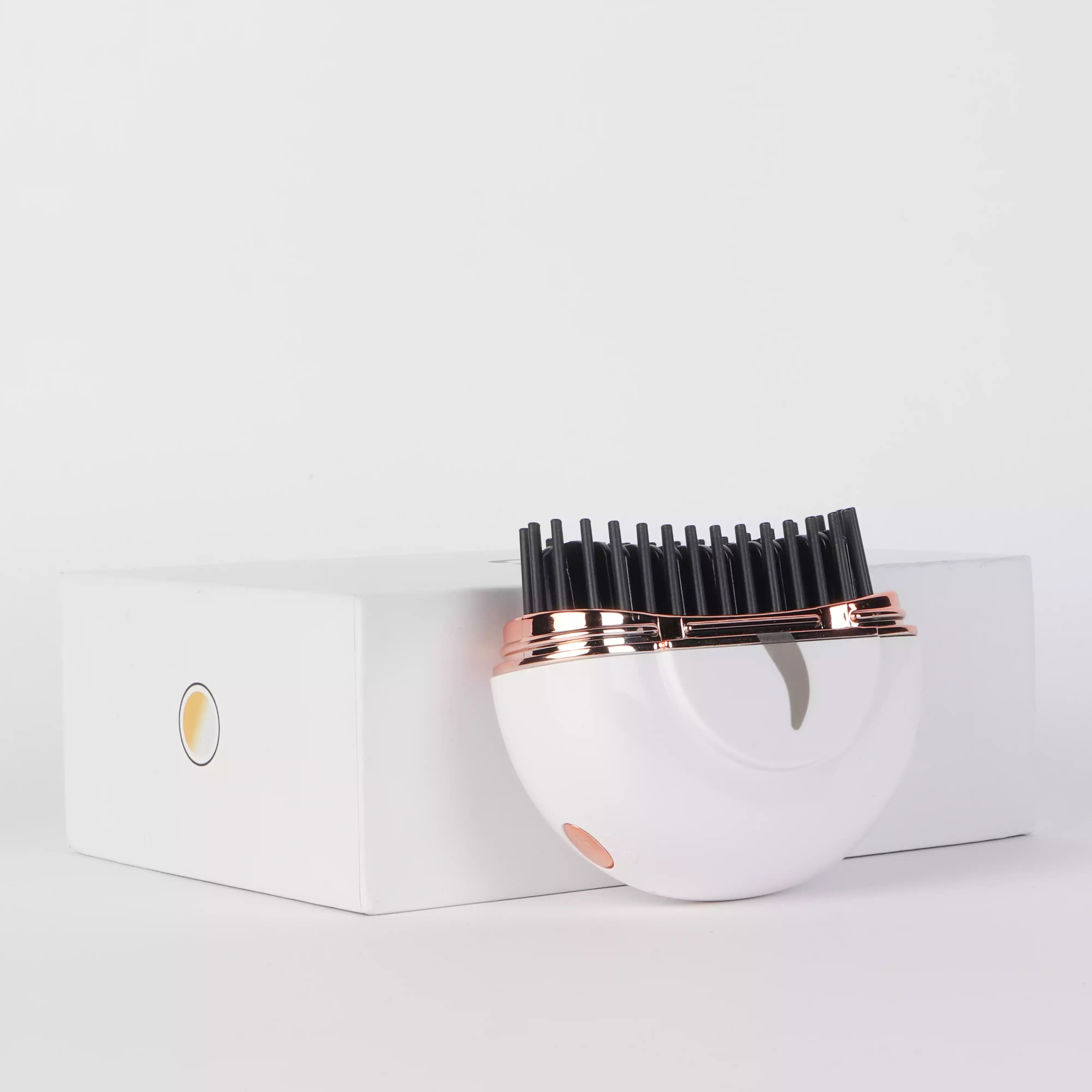 HairSnapper Brush | Ritocchi hi-tech da borsa per un look sempre curato